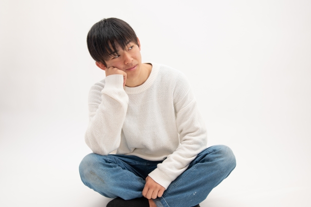 悩んでいるおことのこ