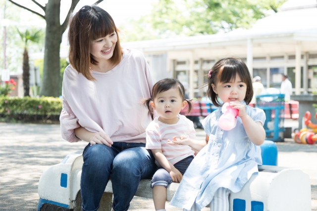 仲良さそうな親子3人