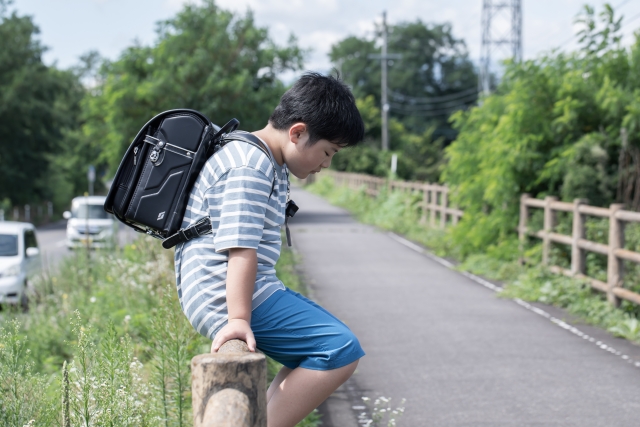 落ち込んでいる子供