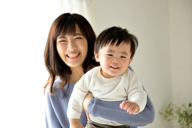 笑顔の親子